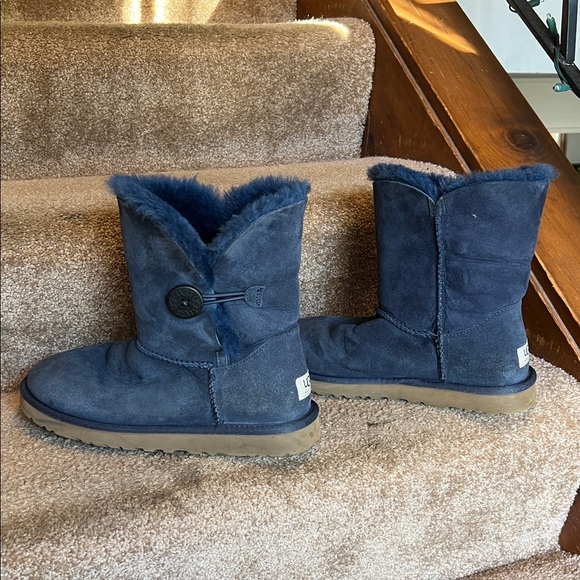 UGG Women's Bailey Button II Boot - Navy Blue - Used Good Condition - Picture 4 of 9